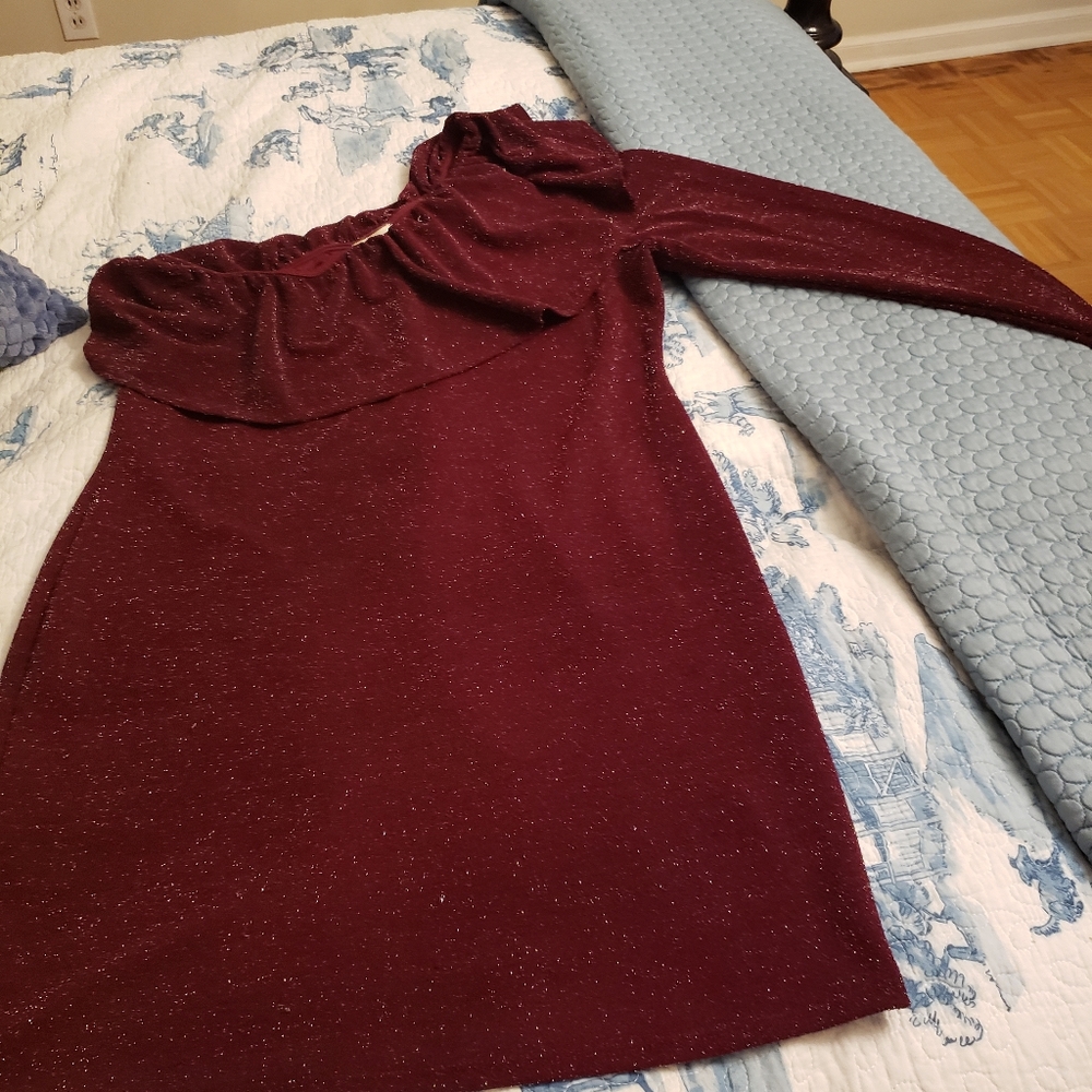 Dress - Picture 3 of 3